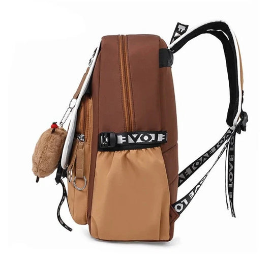 Mochila Escolar Capybara Para Adolescentes Niños Con Llavero De Felpa by MISS BOLSOS