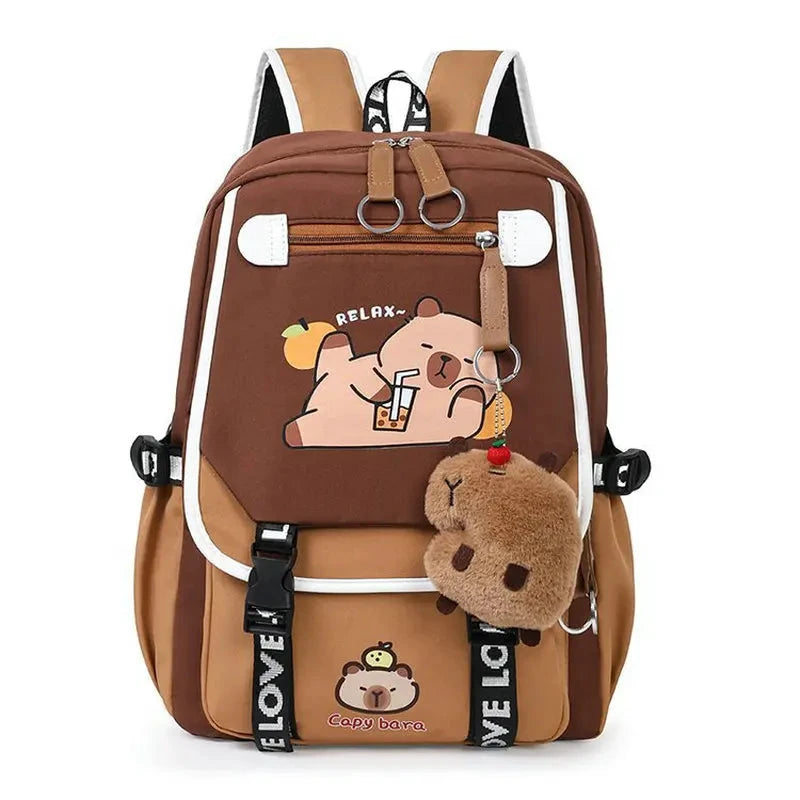 Mochila Escolar Capybara Para Adolescentes Niños Con Llavero De Felpa by MISS BOLSOS