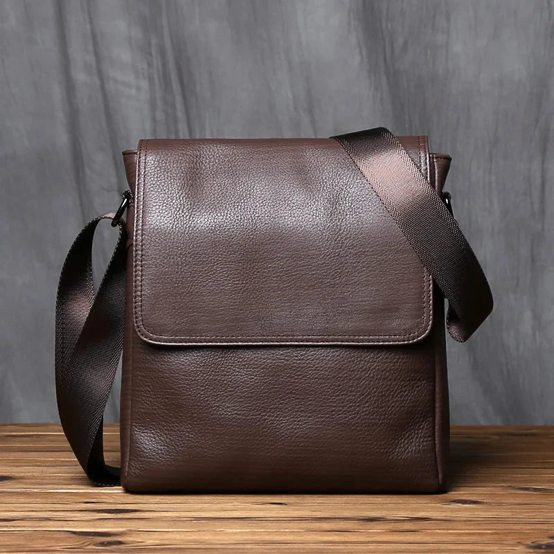 Bolso De Cuero Hombres Bandolera Vertical Piel Natural by MISS BOLSOS